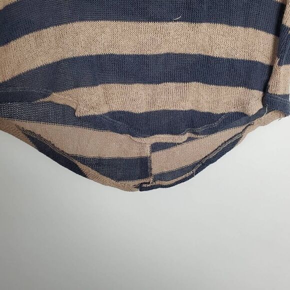 Charming Charie Size XS Stripe 3/4 sleeve Top - Picture 4 of 8